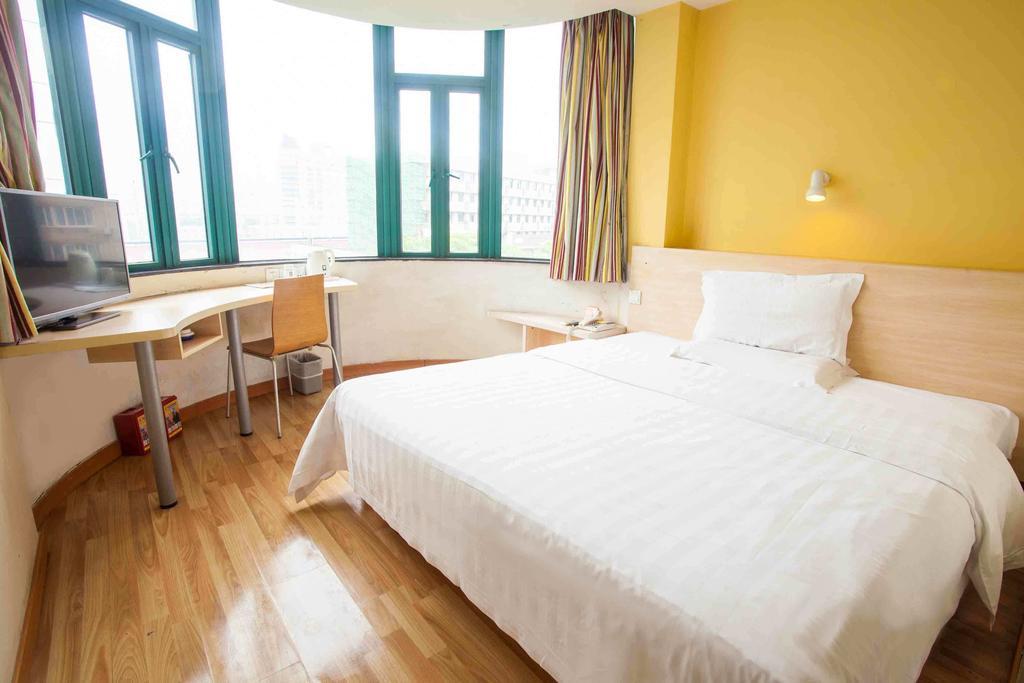 7Days Inn Dalian Gangwan Square Station Port 객실 사진